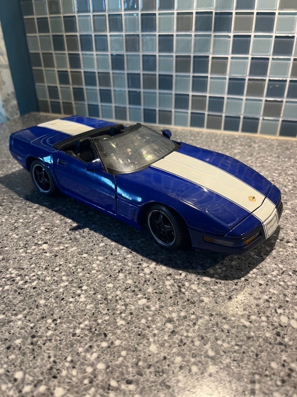 1/18 Scale CHEVROLET CORVETTE C4 GRAND SPORT Model